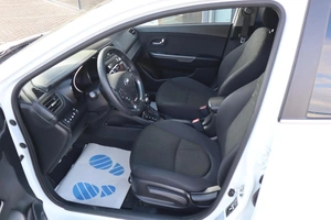 Седан Kia Rio 2015 года, 1350000 рублей, Мирное