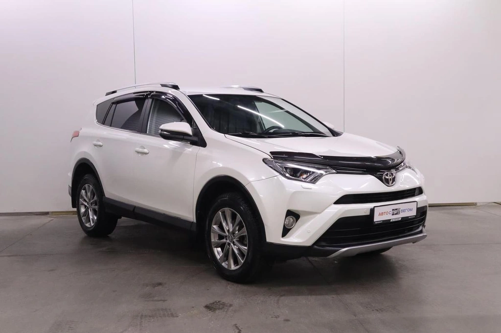 Внедорожник Toyota RAV4 2017 года, 2700000 рублей, Брянск