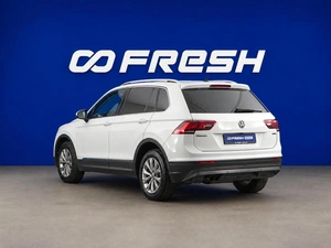 Внедорожник Volkswagen Tiguan 2018 года, 1799077 рублей, Москва