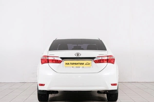 Седан Toyota Corolla 2013 года, 1299000 рублей, Красноярск