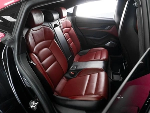 Седан Porsche Taycan 2020 года, 7639000 рублей, Тюмень