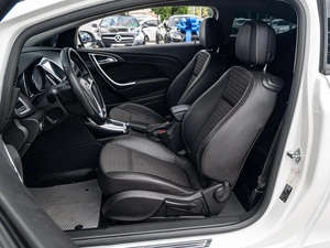 Хетчбэк Opel Astra 2014 года, 865000 рублей, Краснодар