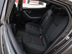Седан Hyundai Elantra 2015 года, 1230000 рублей, Краснодар