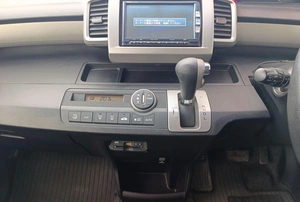 Минивэн Honda Freed 2013 года, 1030000 рублей, Солонцы