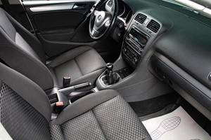 Хетчбэк Volkswagen Golf 2012 года, 1179000 рублей, Сургут