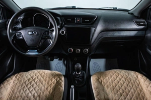 Седан Kia Rio 2015 года, 799000 рублей, Сургут