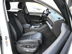 Внедорожник Volkswagen Touareg 2019 года, 3899000 рублей, Кирилловка