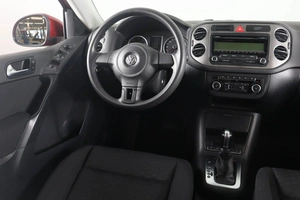 Внедорожник Volkswagen Tiguan 2010 года, 1089000 рублей, Пермь