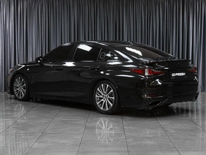 Седан Lexus ES 2019 года, 3649000 рублей, Тюмень