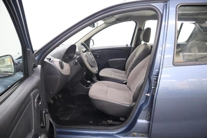 Хэтчбек Renault Sandero 2011 года, 675000 рублей, Железногорск