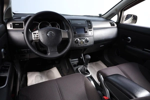 Хетчбэк Nissan Tiida 2011 года, 639000 рублей, Новосибирск