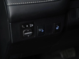 Внедорожник Toyota RAV4 2016 года, 2449077 рублей, Москва