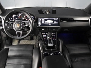 Внедорожник Porsche Cayenne 2018 года, 6980000 рублей, Омск