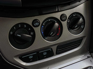 Хетчбэк Ford Focus 2011 года, 695000 рублей, Краснодар