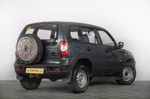 Внедорожник Chevrolet Niva 2013 года, 589000 рублей, Томск