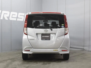 Минивэн Toyota Roomy 2018 года, 998000 рублей, Омск