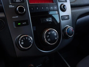 Седан Kia Cerato 2012 года, 950000 рублей, Волгоград