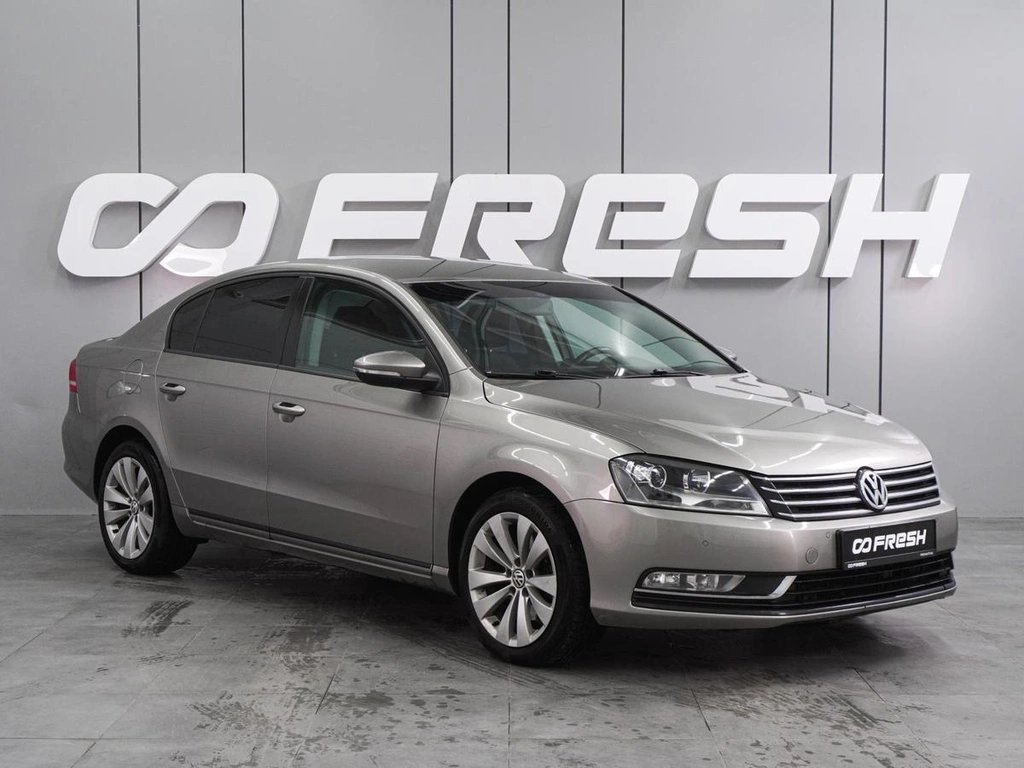 Седан Volkswagen Passat 2013 года, 1344000 рублей, Воронеж