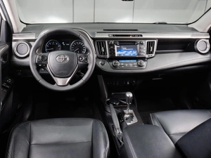 Внедорожник Toyota RAV4 2015 года, 2320000 рублей, Тюмень
