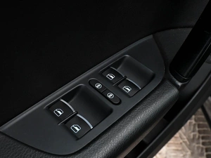 Внедорожник Volkswagen Touareg 2011 года, 2050000 рублей, Волгоград