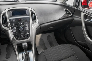 Хетчбэк Opel Astra 2012 года, 649000 рублей, Барнаул