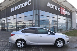 Седан Opel Astra 2013 года, 900000 рублей, Мирное