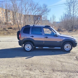 Внедорожник Chevrolet Niva 2014 года, 448000 рублей, Красноярск