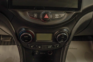 Хетчбэк Hyundai Solaris 2012 года, 899000 рублей, Челябинск