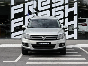 Внедорожник Volkswagen Tiguan 2015 года, 1415000 рублей, Волгоград