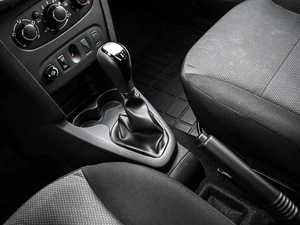 Хетчбэк Renault Sandero 2015 года, 854000 рублей, Кирилловка