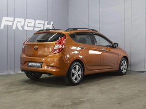 Хетчбэк Hyundai Solaris 2015 года, 990099 рублей, Омск