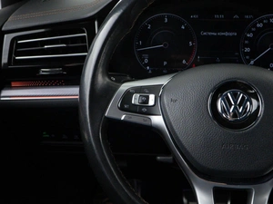 Внедорожник Volkswagen Touareg 2019 года, 8843055 рублей, Москва