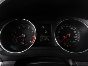 Седан Volkswagen Jetta 2015 года, 1292000 рублей, Красный Пахарь