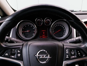 Хетчбэк Opel Astra GTC 2013 года, 939000 рублей, Большой Сочи