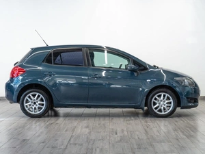Хетчбэк Toyota Auris 2008 года, 749000 рублей, Саратов