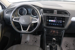Внедорожник Volkswagen Tiguan 2021 года, 2899000 рублей, Омск
