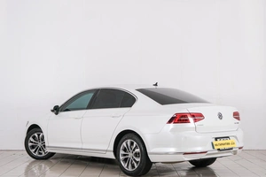 Седан Volkswagen Passat 2016 года, 1639000 рублей, Красноярск