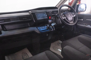 Минивэн Honda Stepwgn Spada 2017 года, 2009000 рублей, Томск