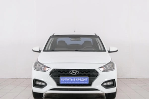 Седан Hyundai Solaris 2018 года, 1259000 рублей, Красноярск