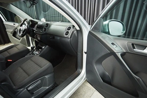 Внедорожник Volkswagen Tiguan 2013 года, 1350000 рублей, Красноярск