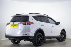 Внедорожник Toyota RAV4 2018 года, 2799000 рублей, Оренбург