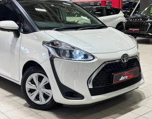 Минивэн Toyota Sienta 2018 года, 1498000 рублей, Красноярск