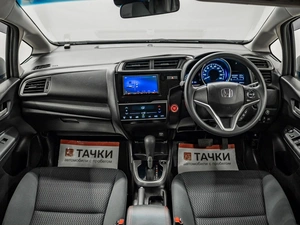Хетчбэк Honda Fit 2018 года, 1200000 рублей, Красноярск