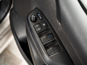 Хетчбэк Toyota Yaris 2020 года, 1177000 рублей, Красноярск