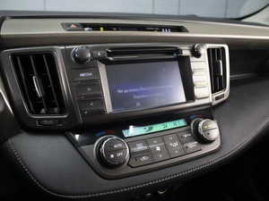 Внедорожник Toyota RAV4 2015 года, 2040000 рублей, Омск