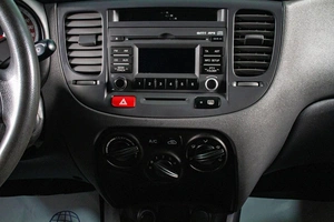 Седан Kia Rio 2010 года, 719000 рублей, Сургут