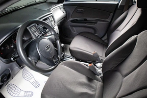 Седан Kia Rio 2010 года, 599000 рублей, Сургут