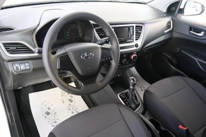Седан Hyundai Solaris 2018 года, 1059000 рублей, Омск