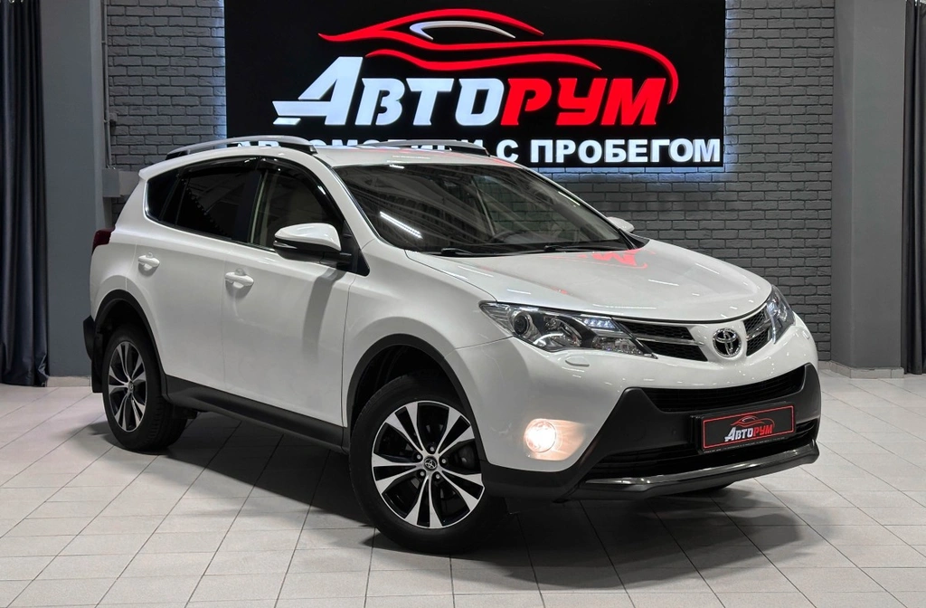Внедорожник Toyota RAV4 2014 года, 1730000 рублей, Красноярск