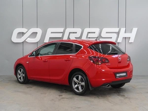 Хетчбэк Opel Astra 2012 года, 749000 рублей, Воронеж